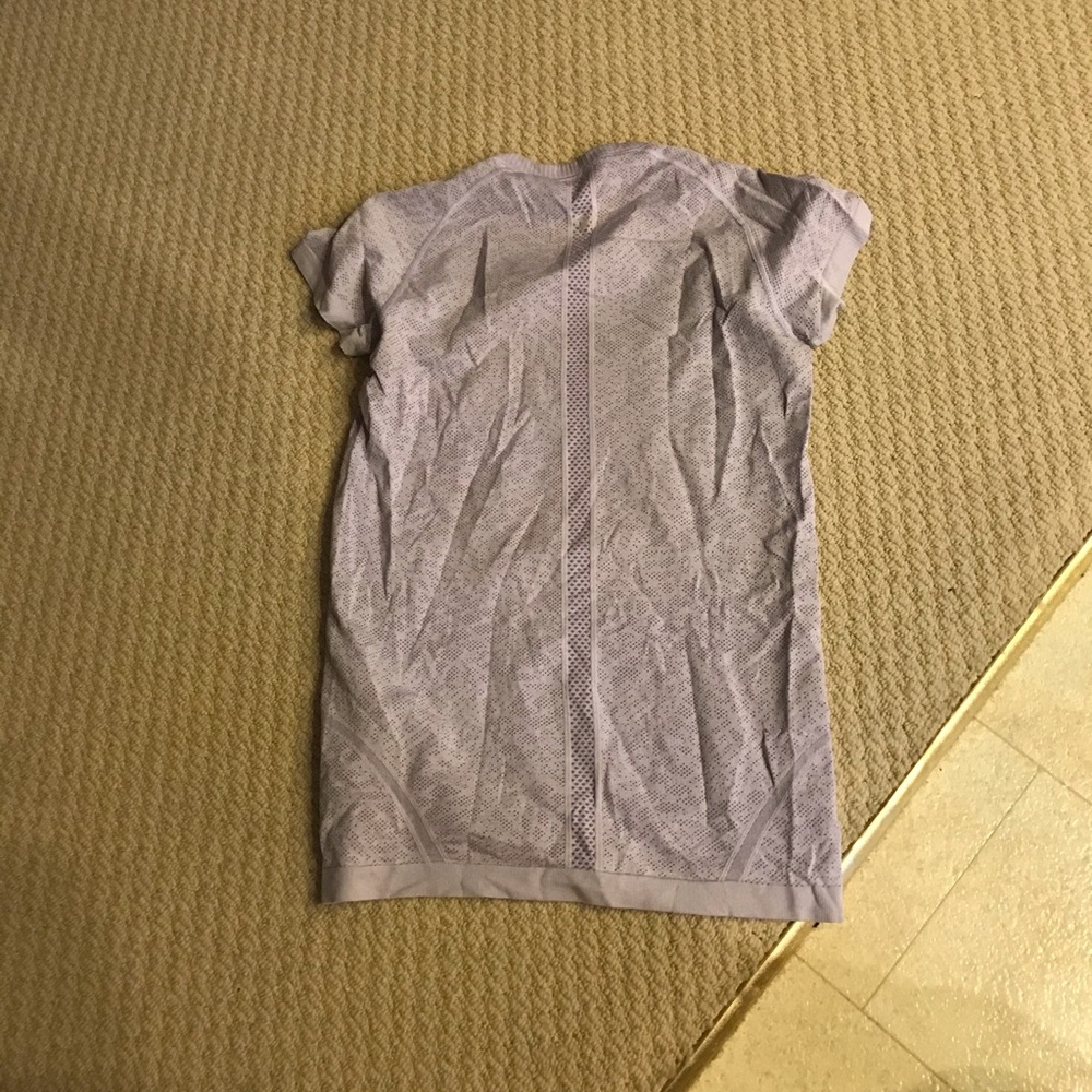 swiftly tech lulu shirt light purple